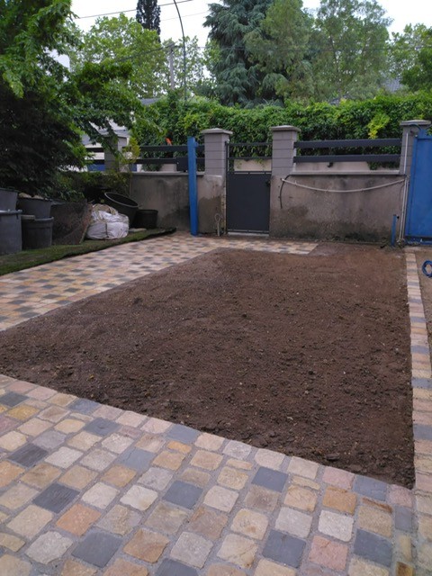 Délimitation des futurs espaces verts en pavés